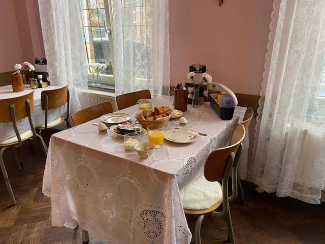Bed and Breakfast Blief Bie De Mam Echt Exterior foto